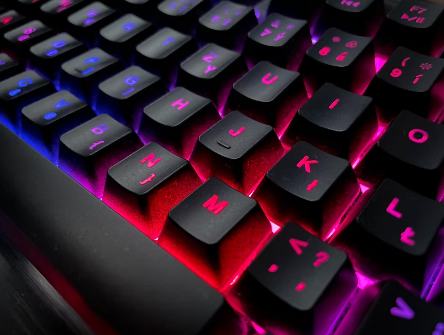 MoTech gaming keyboard with RGB lighting