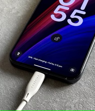 Pixel 9 Pro XL charging port